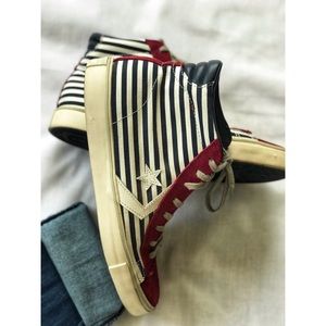 Converse Men’s size 8.5